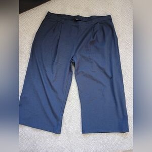 Saint & Sofia Navy Wide-Leg Crop Pants